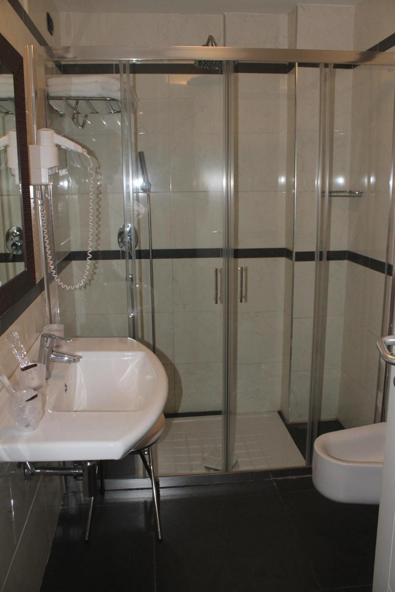 Hotel Eridano Sannazzaro de' Burgondi Dış mekan fotoğraf