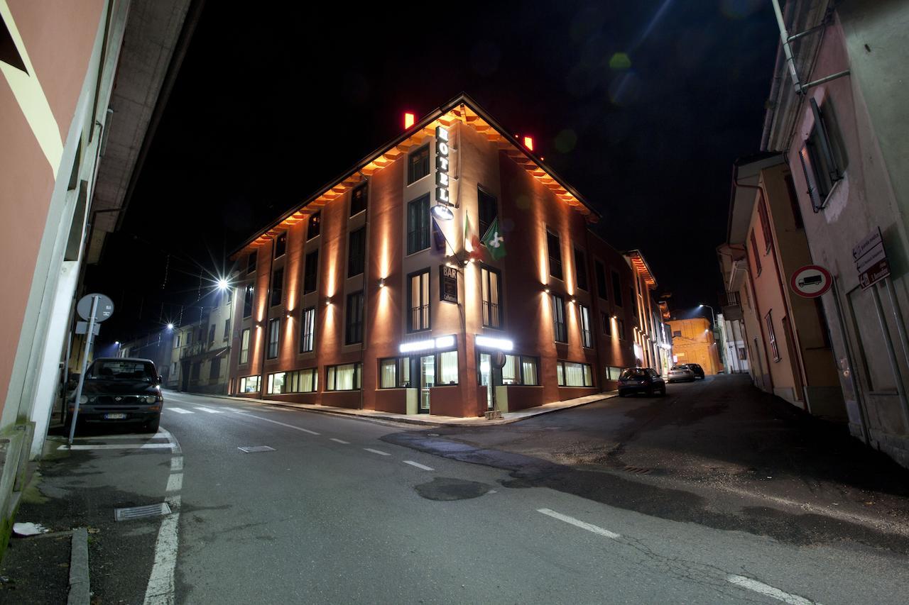 Hotel Eridano Sannazzaro de' Burgondi Dış mekan fotoğraf