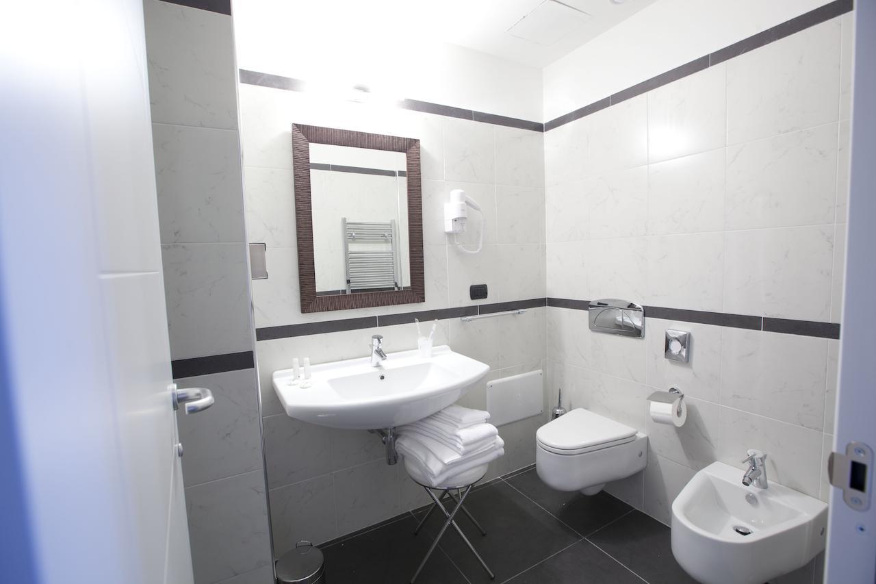 Hotel Eridano Sannazzaro de' Burgondi Oda fotoğraf