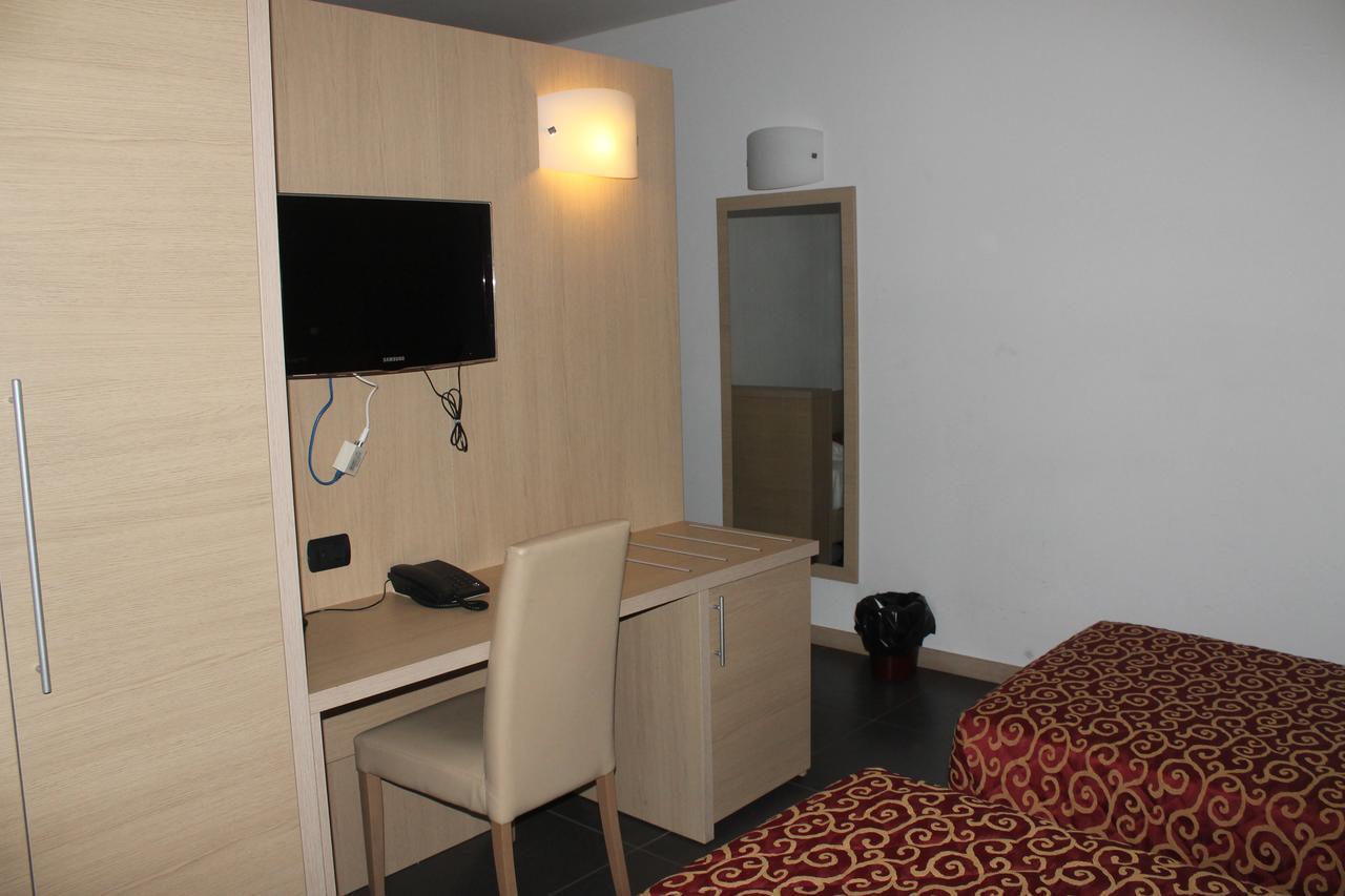 Hotel Eridano Sannazzaro de' Burgondi Oda fotoğraf